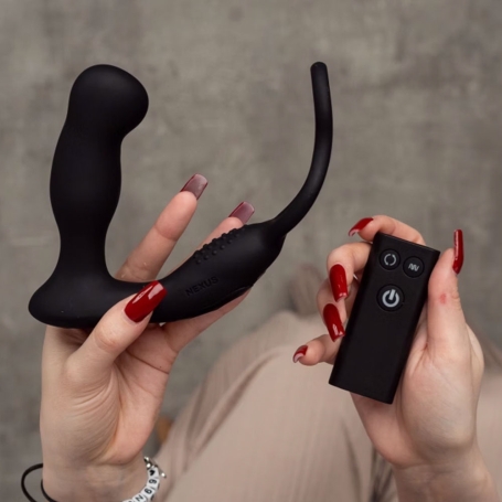 Стимулятор с кольцом Nexus Revo Embrace
