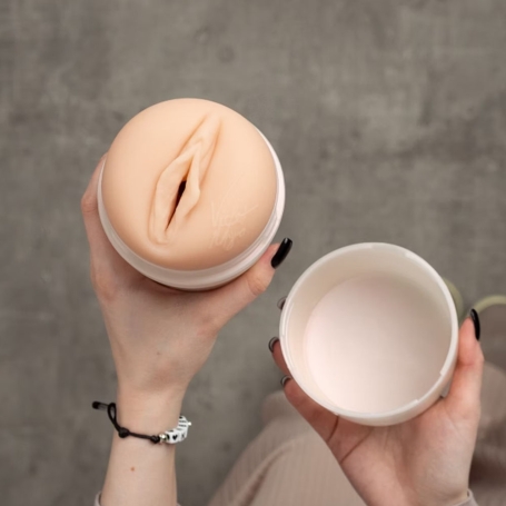Мастурбатор Fleshlight Girls - Violet Myers Waifu